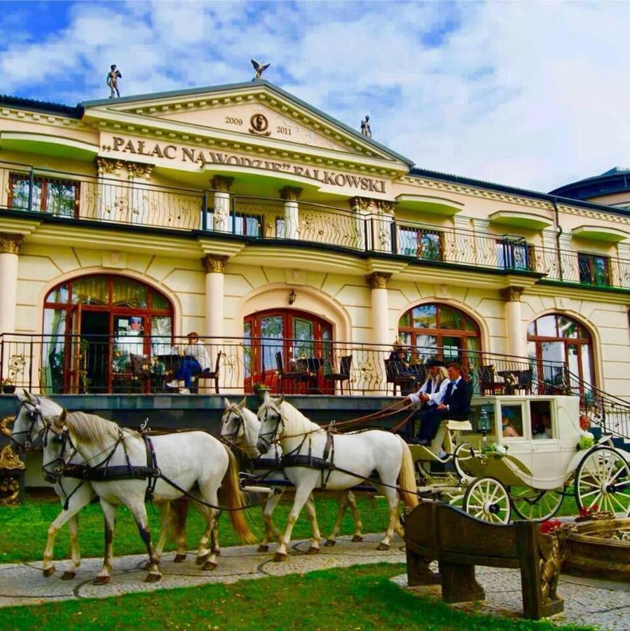 Uzdrowisko Sanatorium Augustow Palac Na Wodzie Falkowski Ngoại thất bức ảnh